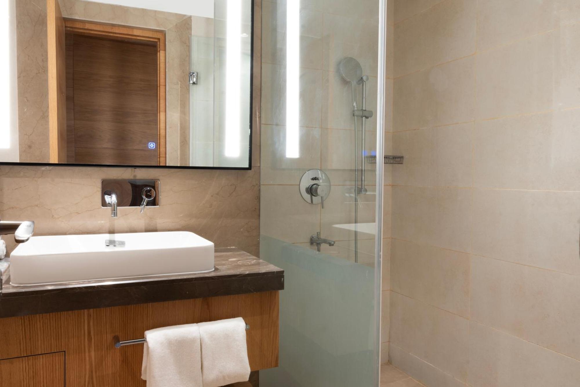 Radisson Hotel Vrindāvan מראה חיצוני תמונה